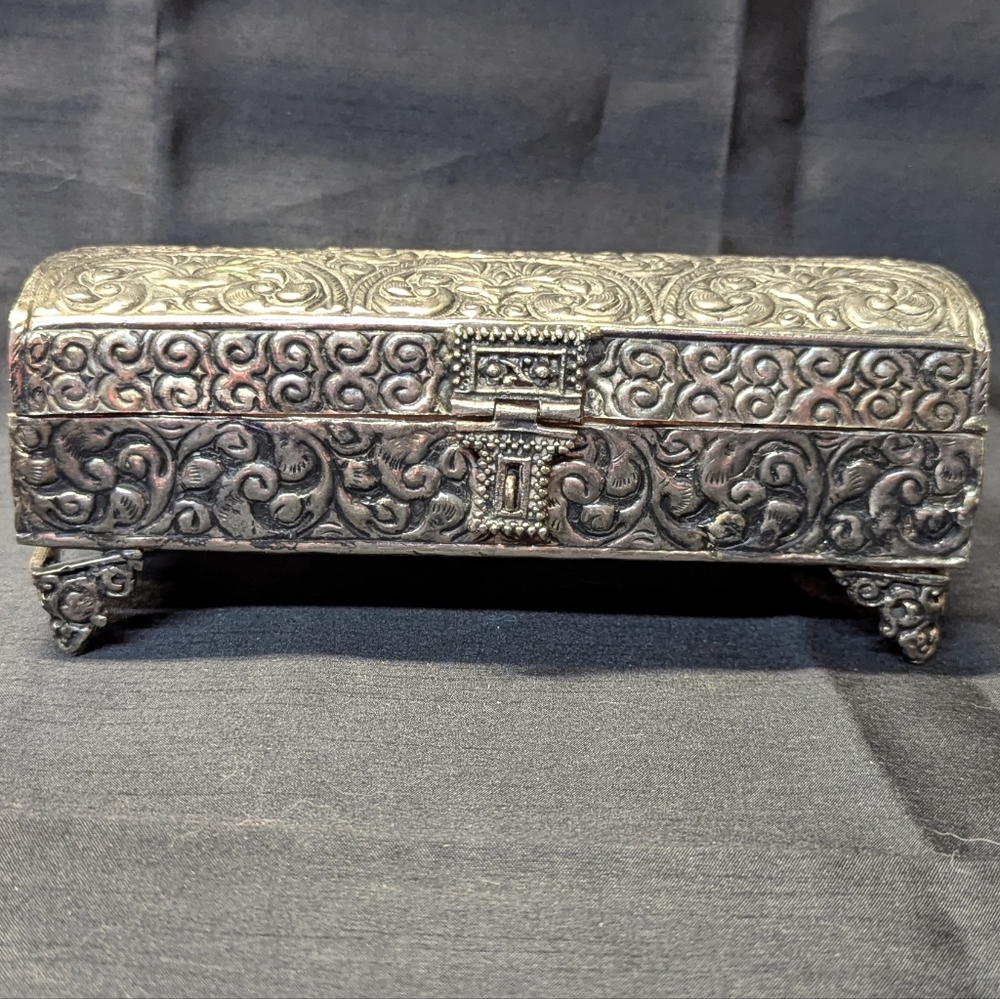 3 for $30 Vintage metal jewelry box in okay condition